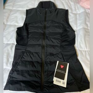 Lululemon , womens down for it all 700- down- fill vest